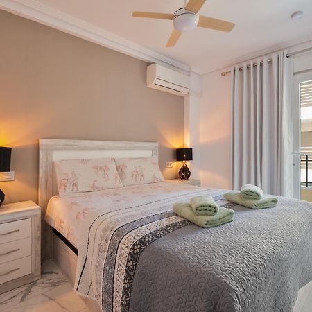 Apolo Beach Front - Sea View Luxury Apartment Торевиеха Екстериор снимка
