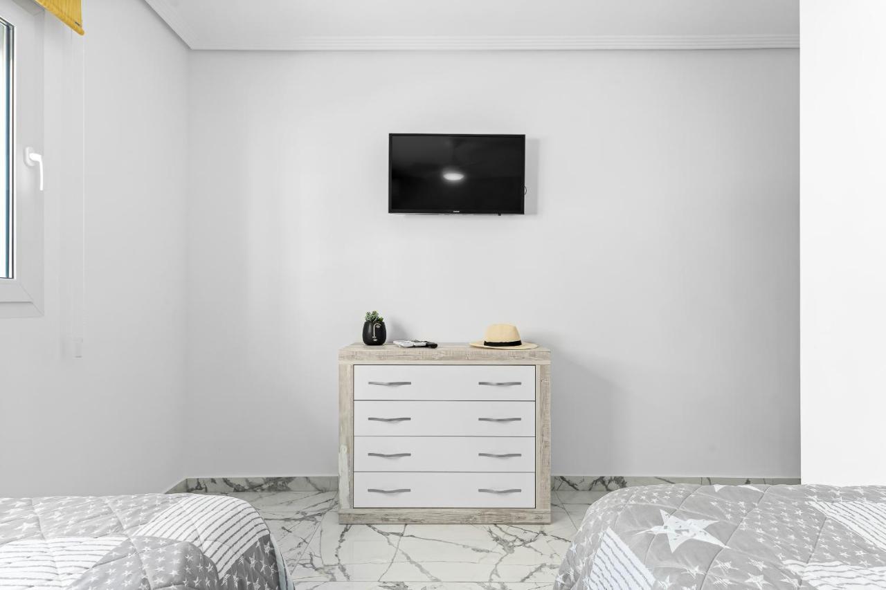 Apolo Beach Front - Sea View Luxury Apartment Торевиеха Екстериор снимка