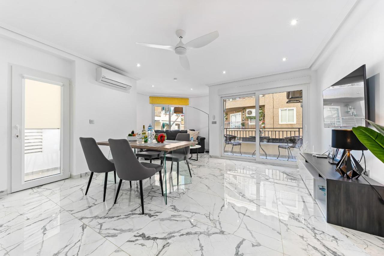 Apolo Beach Front - Sea View Luxury Apartment Торевиеха Екстериор снимка