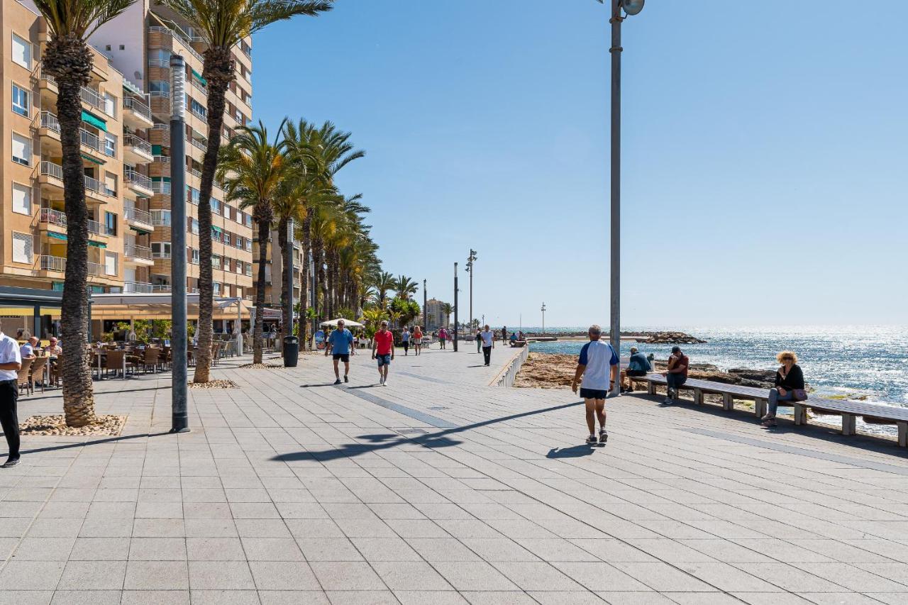 Apolo Beach Front - Sea View Luxury Apartment Торевиеха Екстериор снимка
