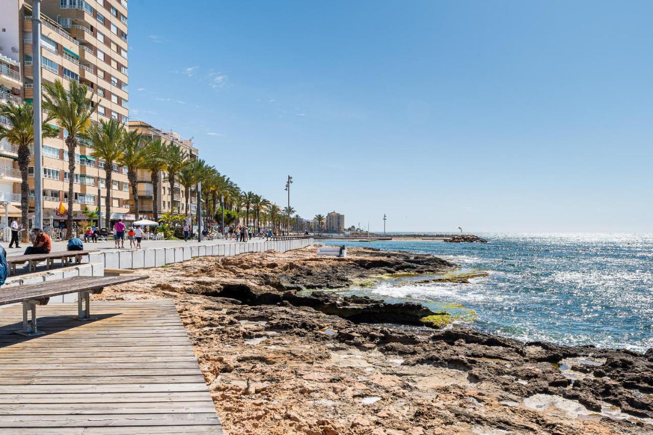 Apolo Beach Front - Sea View Luxury Apartment Торевиеха Екстериор снимка