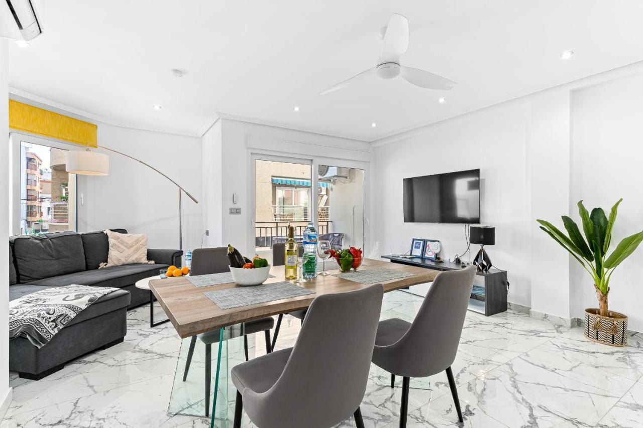 Apolo Beach Front - Sea View Luxury Apartment Торевиеха Екстериор снимка