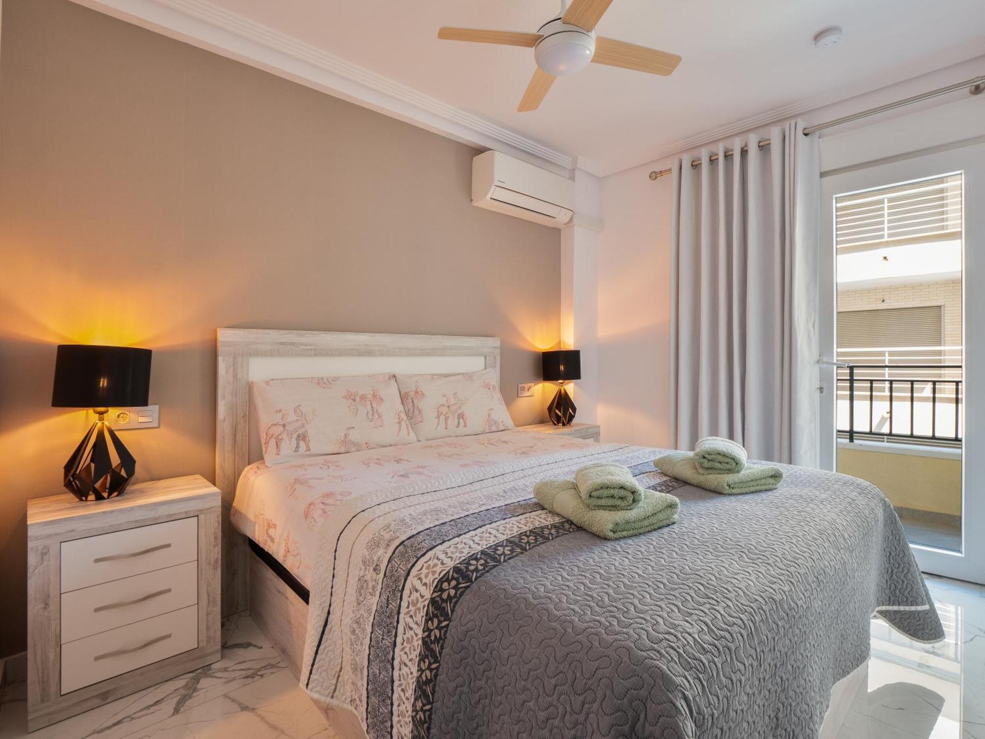 Apolo Beach Front - Sea View Luxury Apartment Торевиеха Екстериор снимка