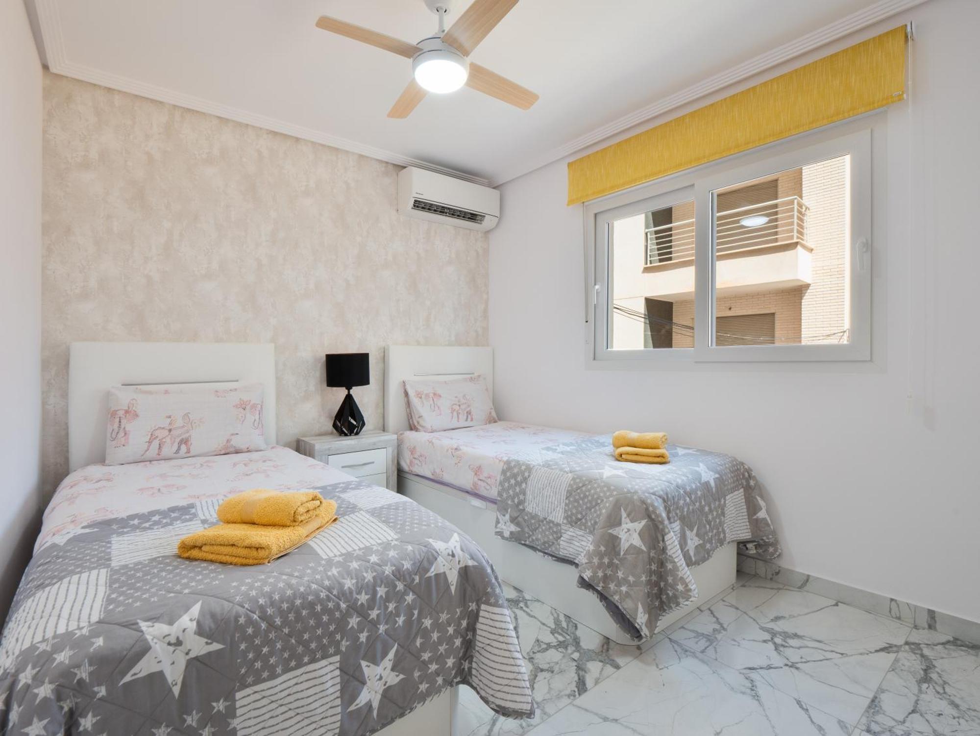 Apolo Beach Front - Sea View Luxury Apartment Торевиеха Екстериор снимка